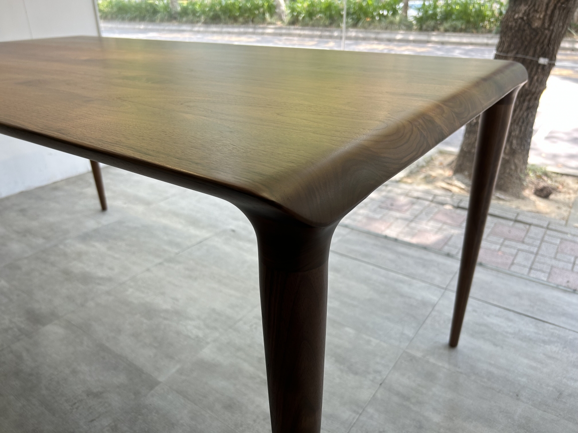 松德213-胡桃木餐桌_Figure Table